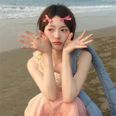 他从火光中走来